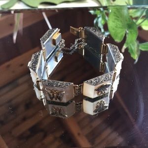 Vintage 3-D mother of pearl bracelet🌺